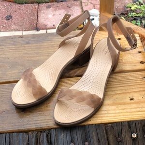 CROCS Nude Tan Heels Women’s 9